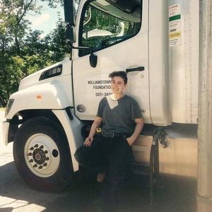 Meet your Posher, Nola